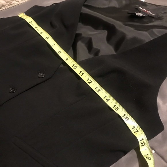 Vest - Picture 8 of 8